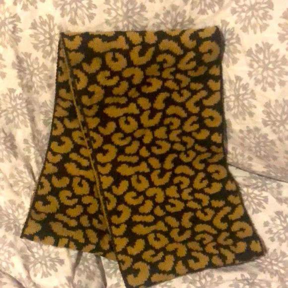 ✨Cheetah Infinity Scarf - Picture 2 of 3